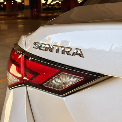 Renta Sentra con chofer para 4 pasajeros