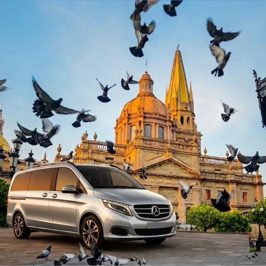 Renta de Camioneta Mercedes Benz con chofer - para 7 pasajeros (Vito)